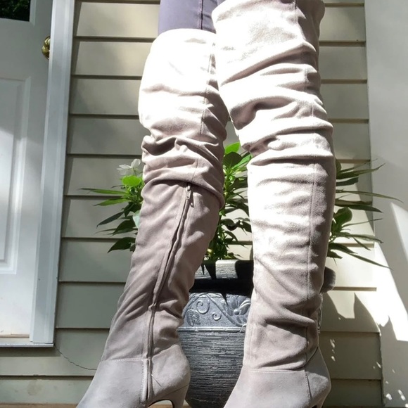 Over the knee boots - Picture 6 of 6